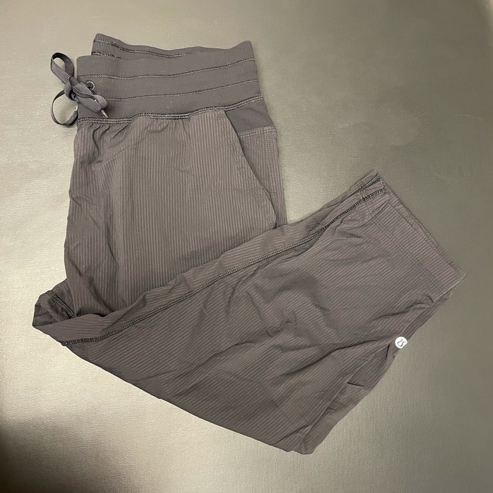 Lululemon Dance Studio Crop